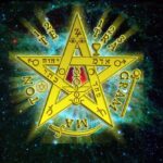 Tetragramaton sobre cielo estrellado