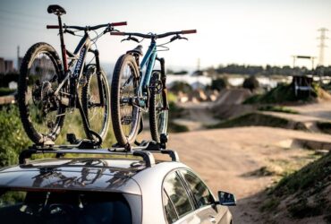 ¿Cómo llevar la bici en el coche? Aquí te contamos todo lo que necesitas saber llevar bici en coche