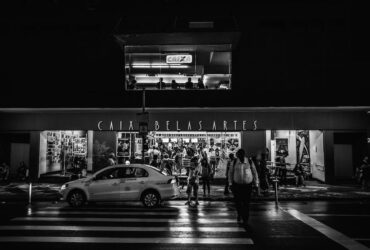 Guía Definitiva para Conseguir un Taxi en Granada: Desde la Plaza Einstein y Más Allá taxi granada plaza einstein