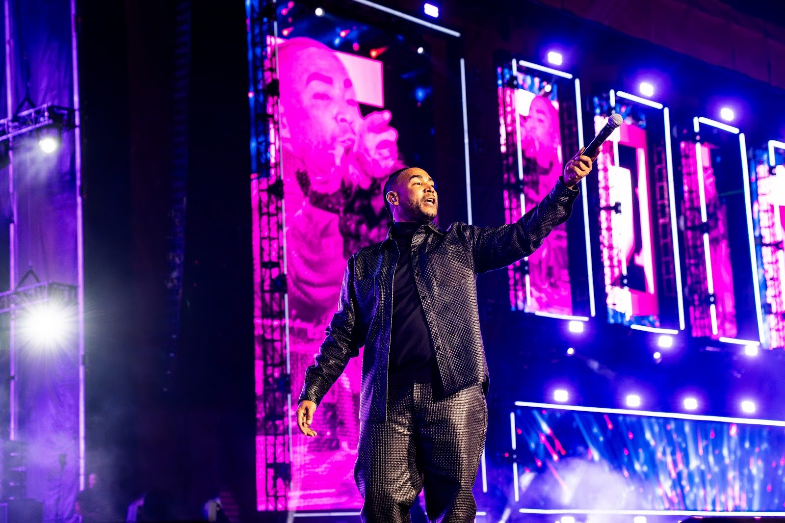 Sevilla se incorpora a la agenda española de Don Omar con una cita multitudinaria unnamed 2025 12 23T212852.183