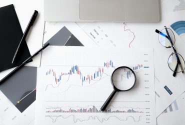 Guía de inversión para principiantes: primeros pasos con seguridad en 2026 Gráficos de inversión y finanzas personales para principiantes