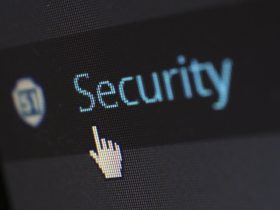 Cómo proteger tu privacidad digital en 2026: guía práctica para todos Candado digital representando la protección de la privacidad online