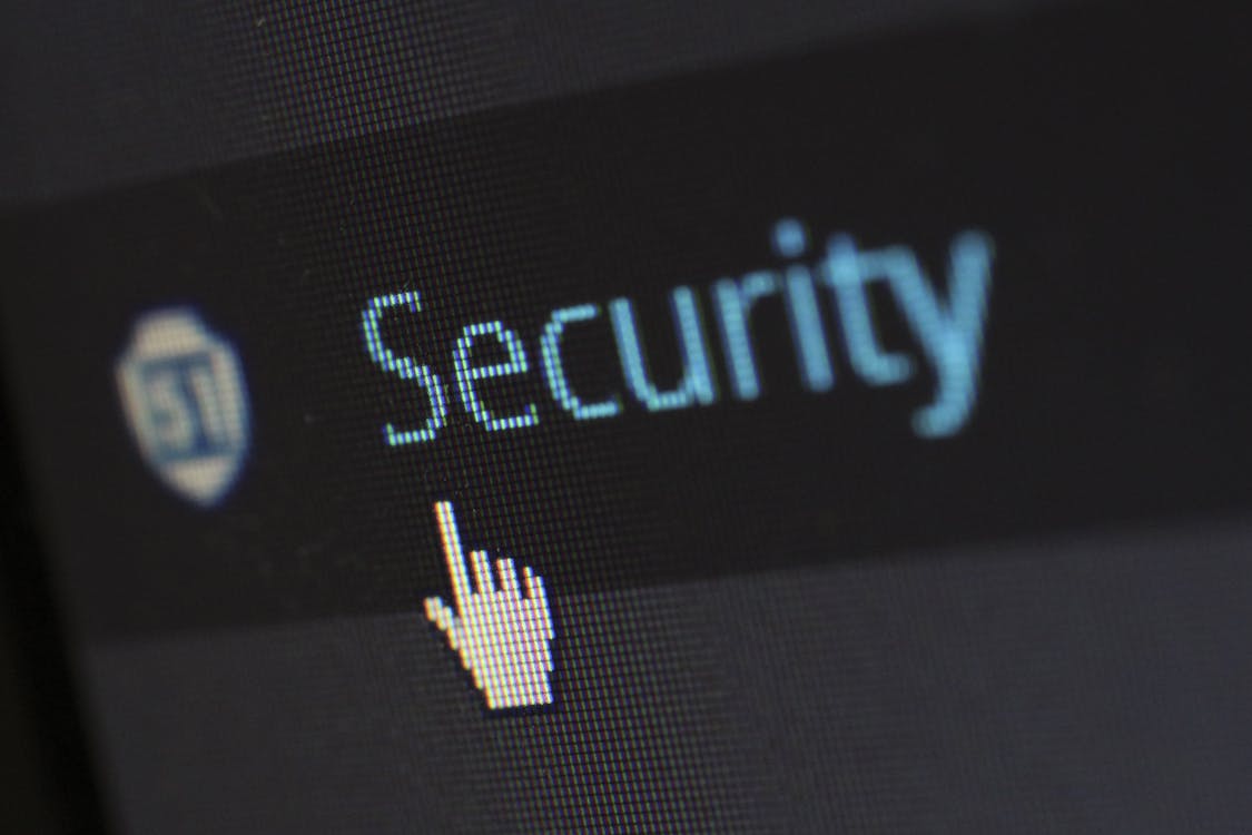 Candado digital representando la protección de la privacidad online